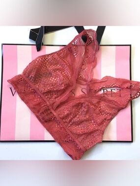 Women’s Victoria's Secret Lace Bralette in Rosewood Pink/ coral